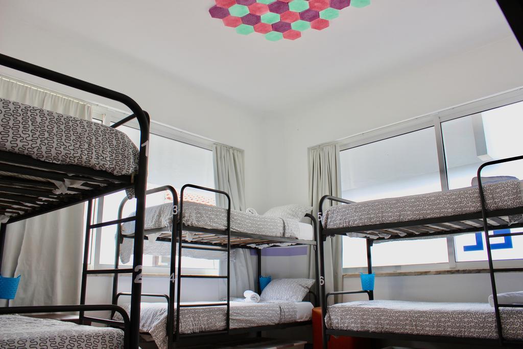 Rich & Poor Hostel Албуфейра Екстериор снимка
